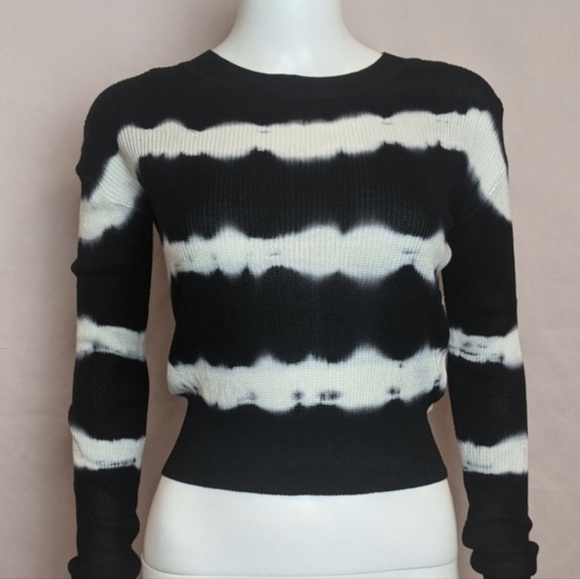 Crave Fame Black and White Tie Dye Crew Neck Long Sleeve Knit Crop Top size XS - Picture 1 of 8
